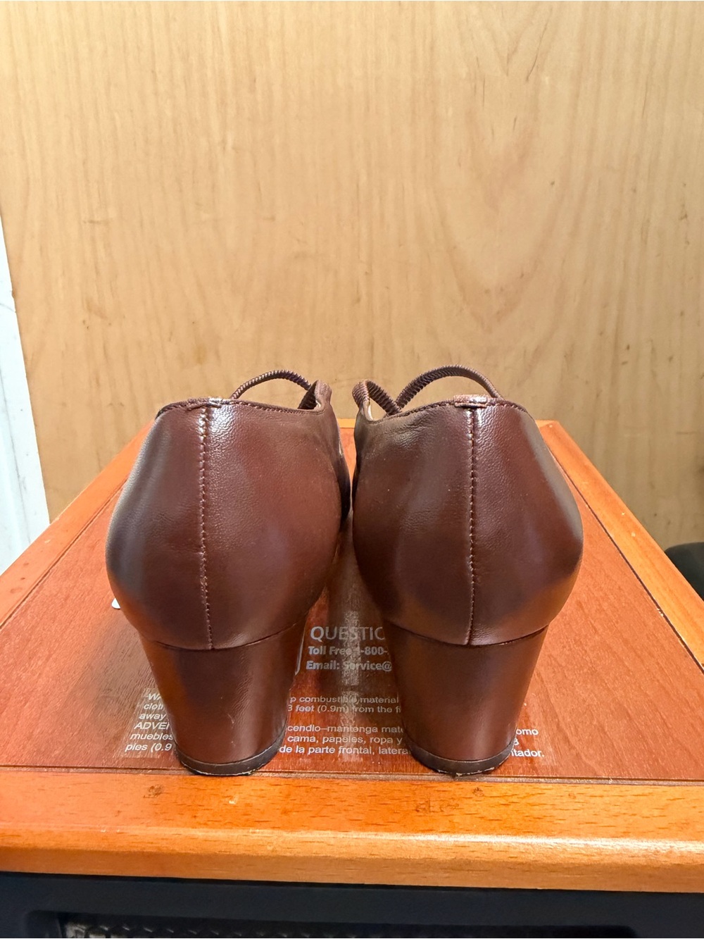 Trotters Women’s Brown Leather Mary Jane Kitten Heels. Size: 6.5. - Picture 7 of 8